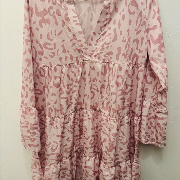 MISSLOOK Dresses & Skirts - MISSLOOK Pink Patterned Long Sleeve Dress